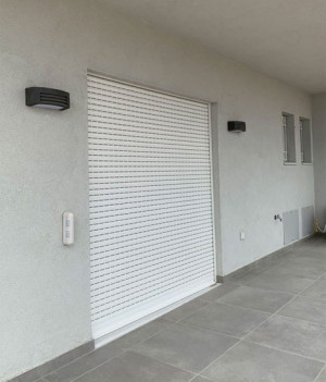 GREEN WINDOWS ΜΟΝΟΚΑΤΟΙΚΙΑ ΣΤΗΝ ΚΟΡΙΝΘΟ